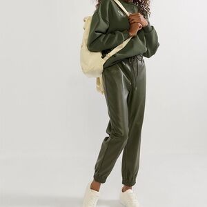 Francesca's Collections Dark Green Jogger Pants